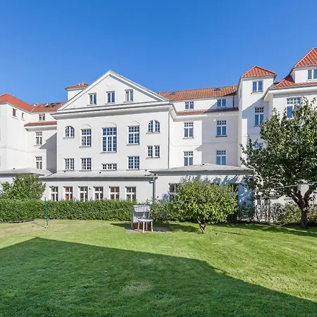 Haus Am Park 25 *